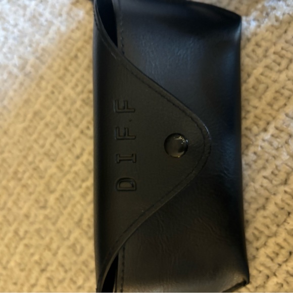 DIFF Sunglasses - Picture 6 of 10